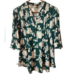 Vera Rose Green Top Blouse With Floral Design 3/4 Cuff Sleeve Size Medium